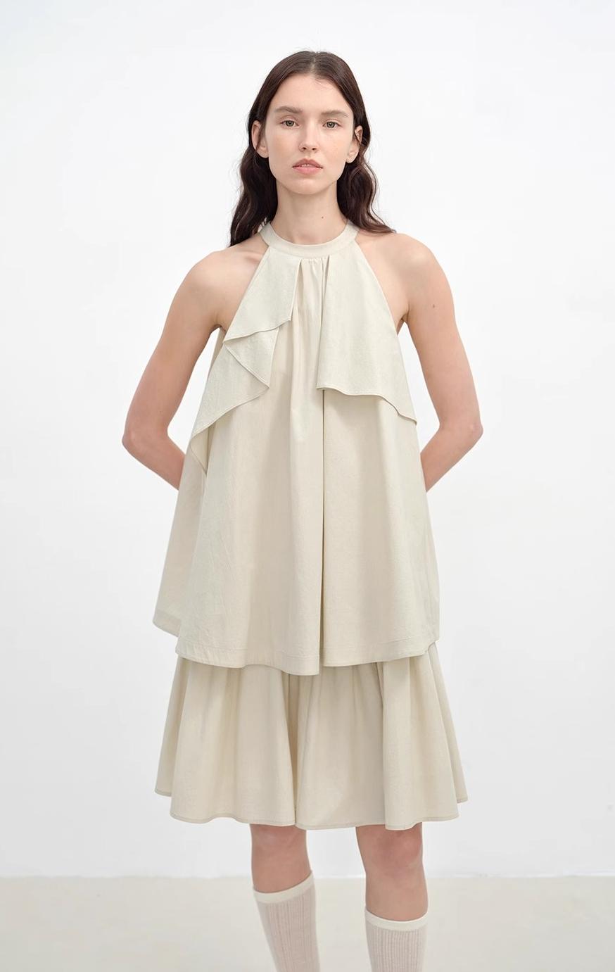 "Floating Island Manor" small stand-up collar design asymmetrical halter dress